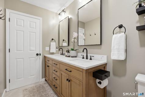 305 Mariners Walk Milford CT 06460