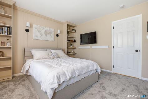 305 Mariners Walk Milford CT 06460
