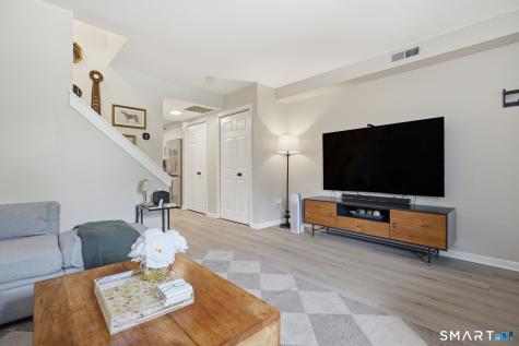 305 Mariners Walk Milford CT 06460