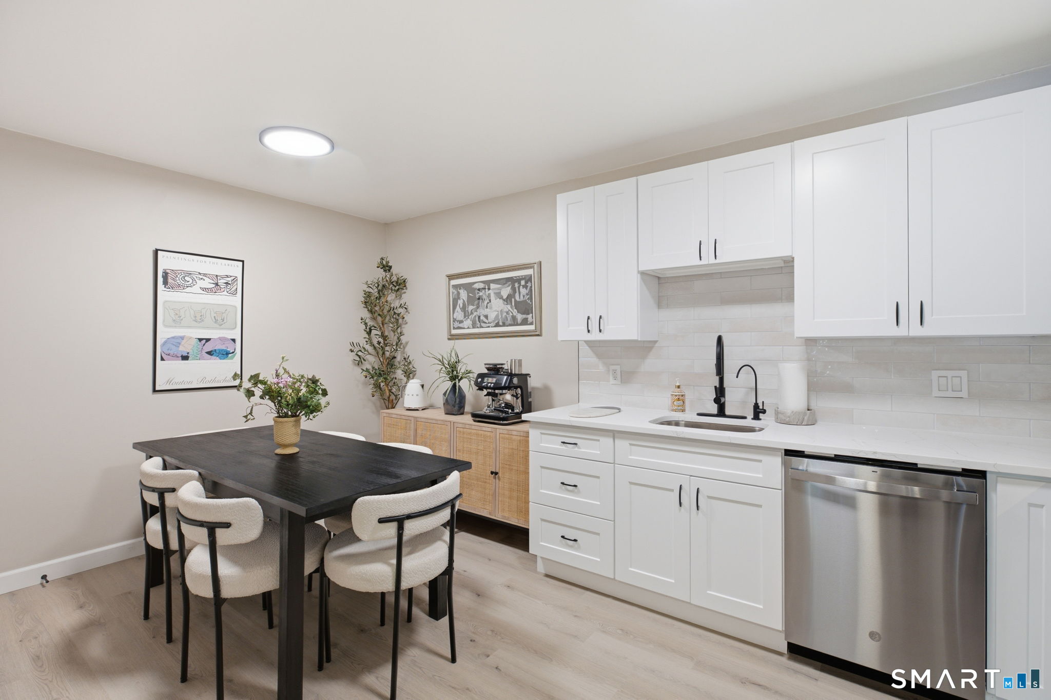 305 Mariners Walk Milford CT 06460