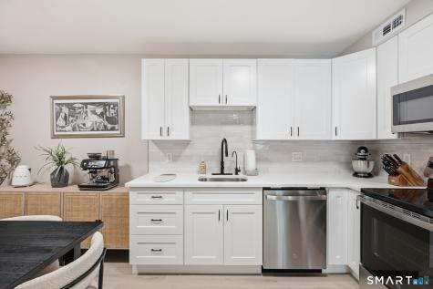 305 Mariners Walk Milford CT 06460