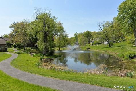 847 Heritage Village Southbury CT 06488
