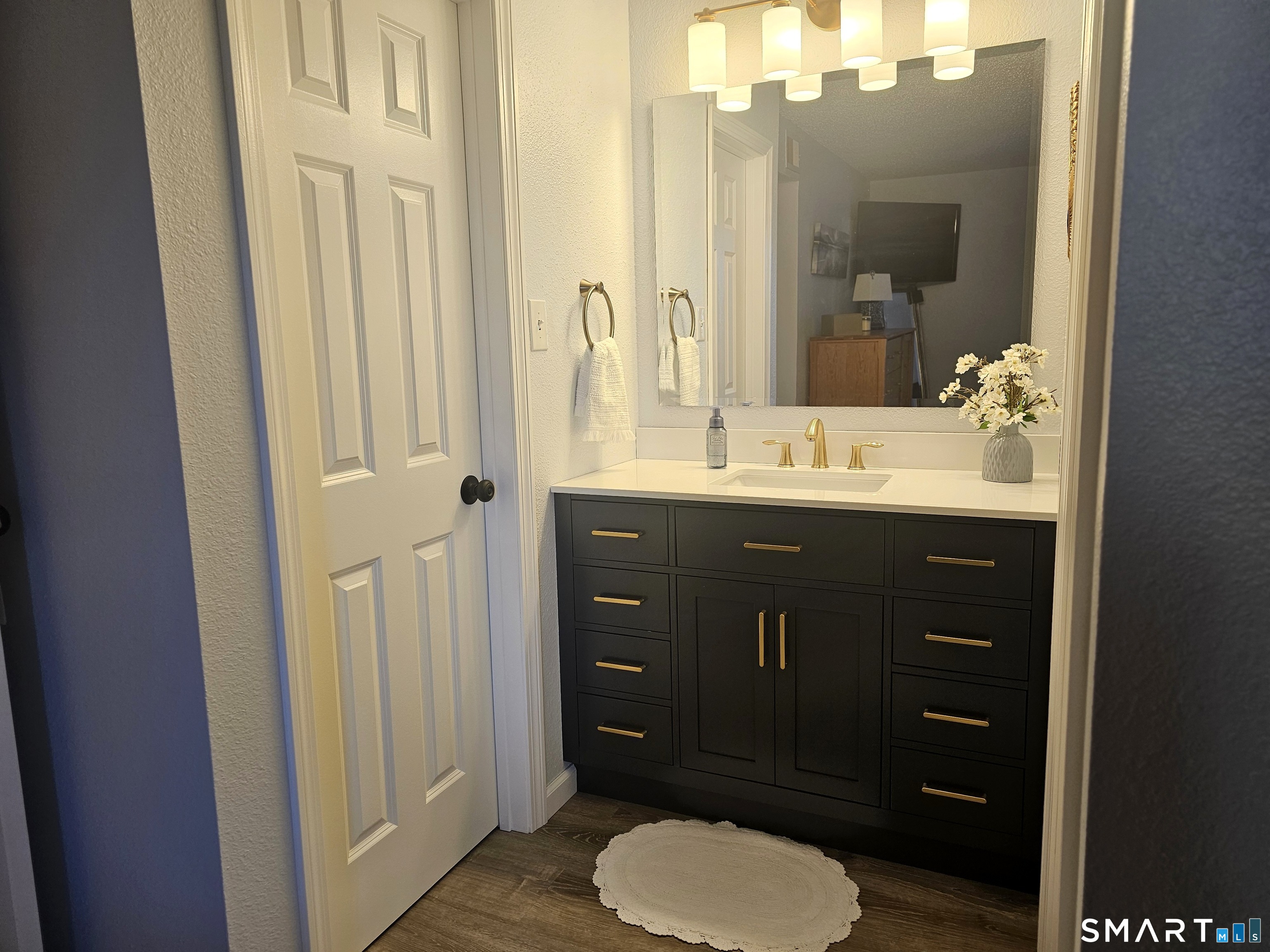 15 Crown Knoll Court Groton CT 06340