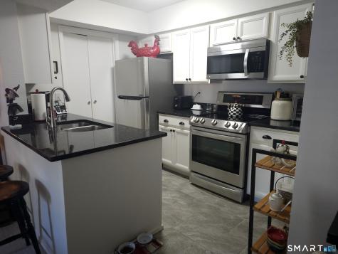 15 Crown Knoll Court Groton CT 06340