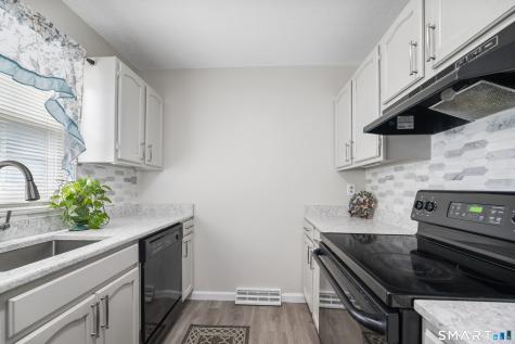 9 The Hamlet Unit C Enfield CT 06082