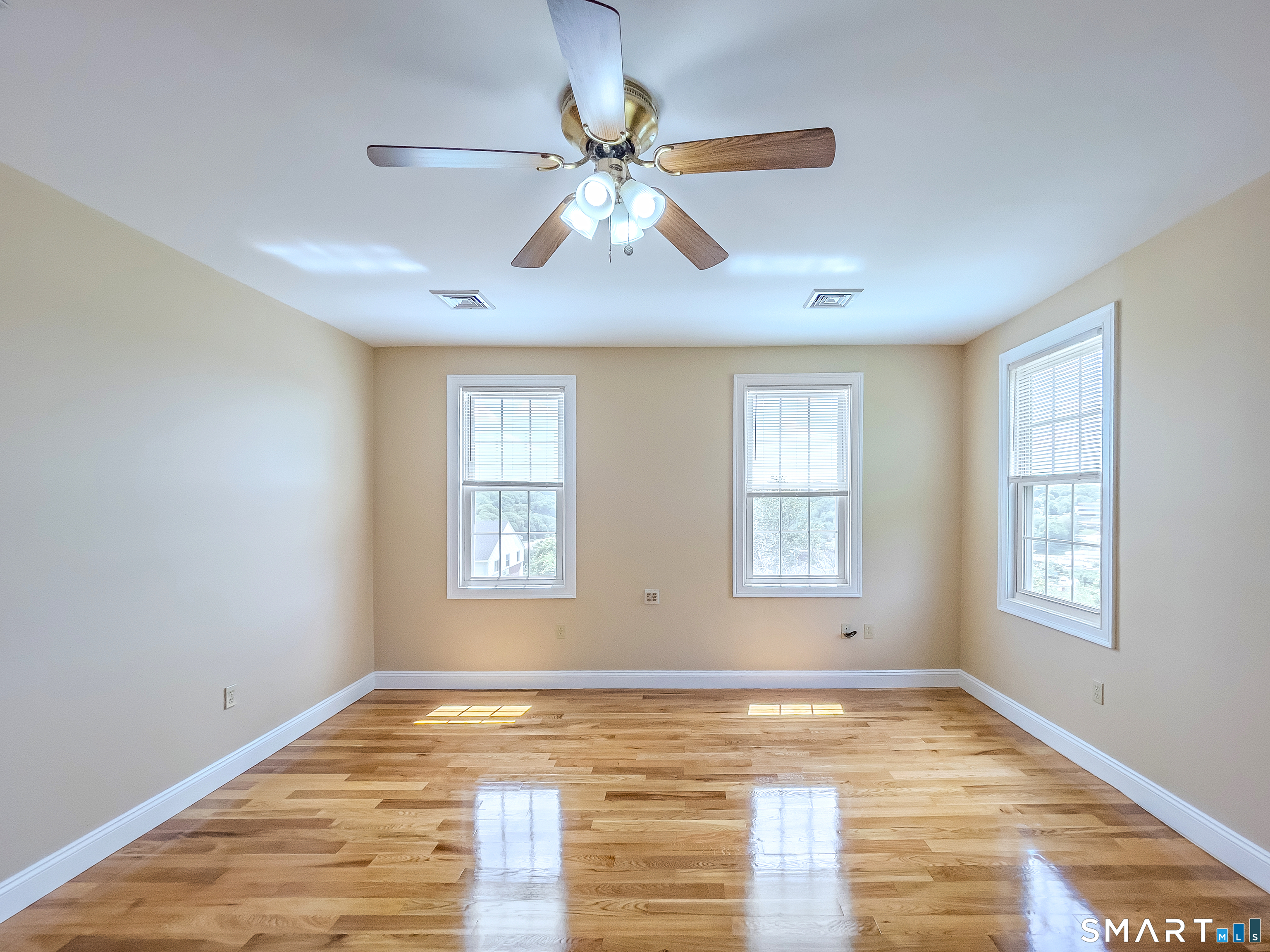 4 Harbor View Lane Norwich CT 06360