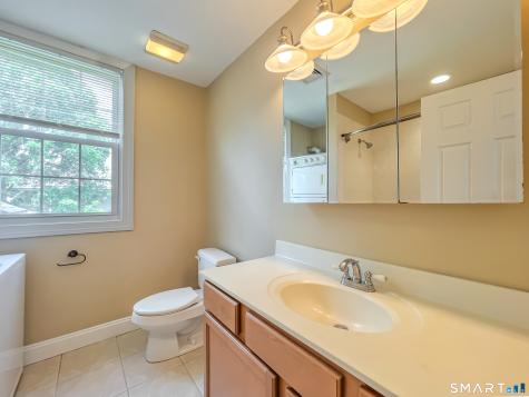 4 Harbor View Lane Norwich CT 06360