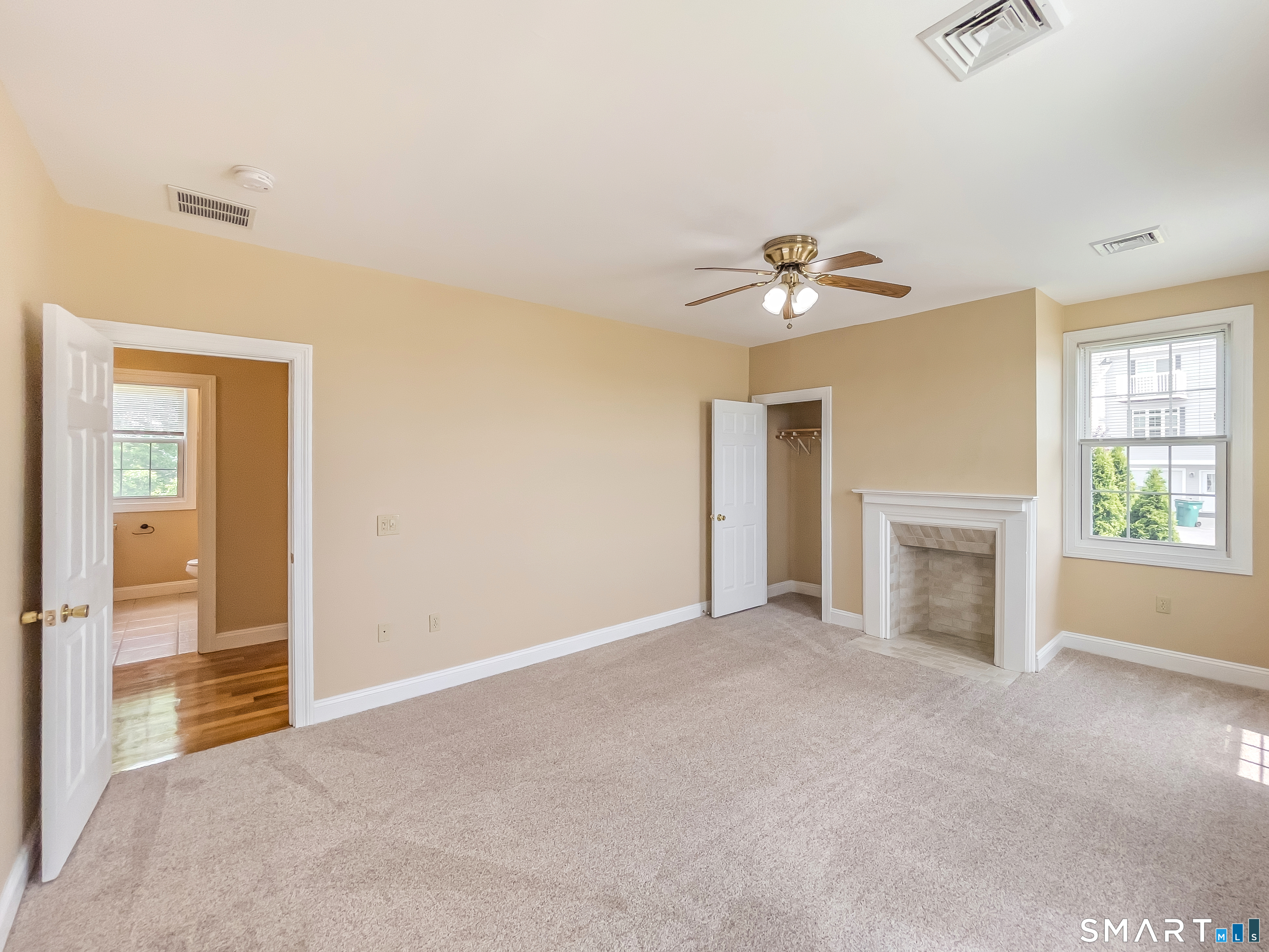 4 Harbor View Lane Norwich CT 06360