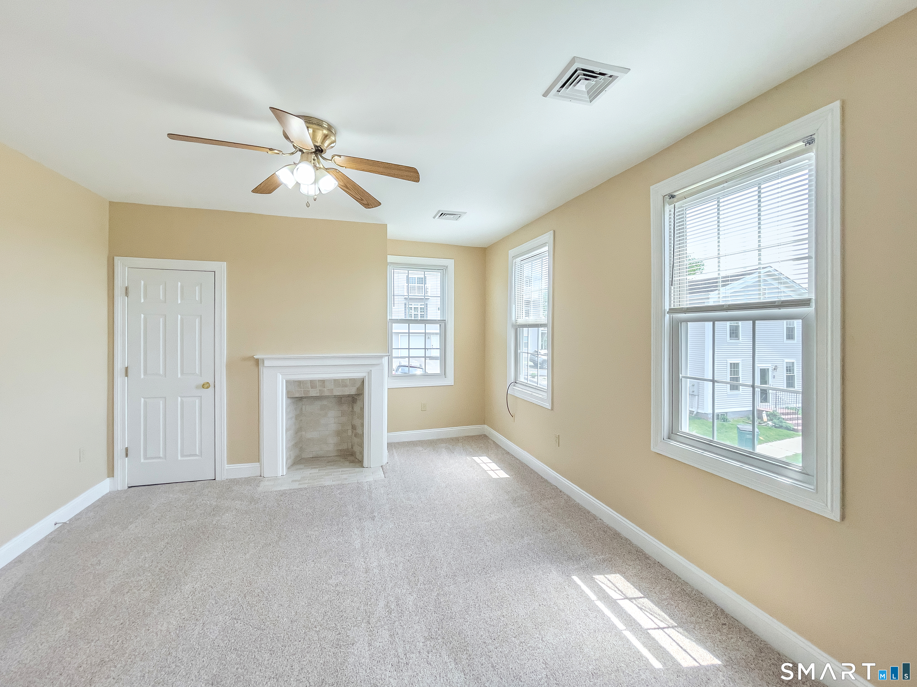 4 Harbor View Lane Norwich CT 06360