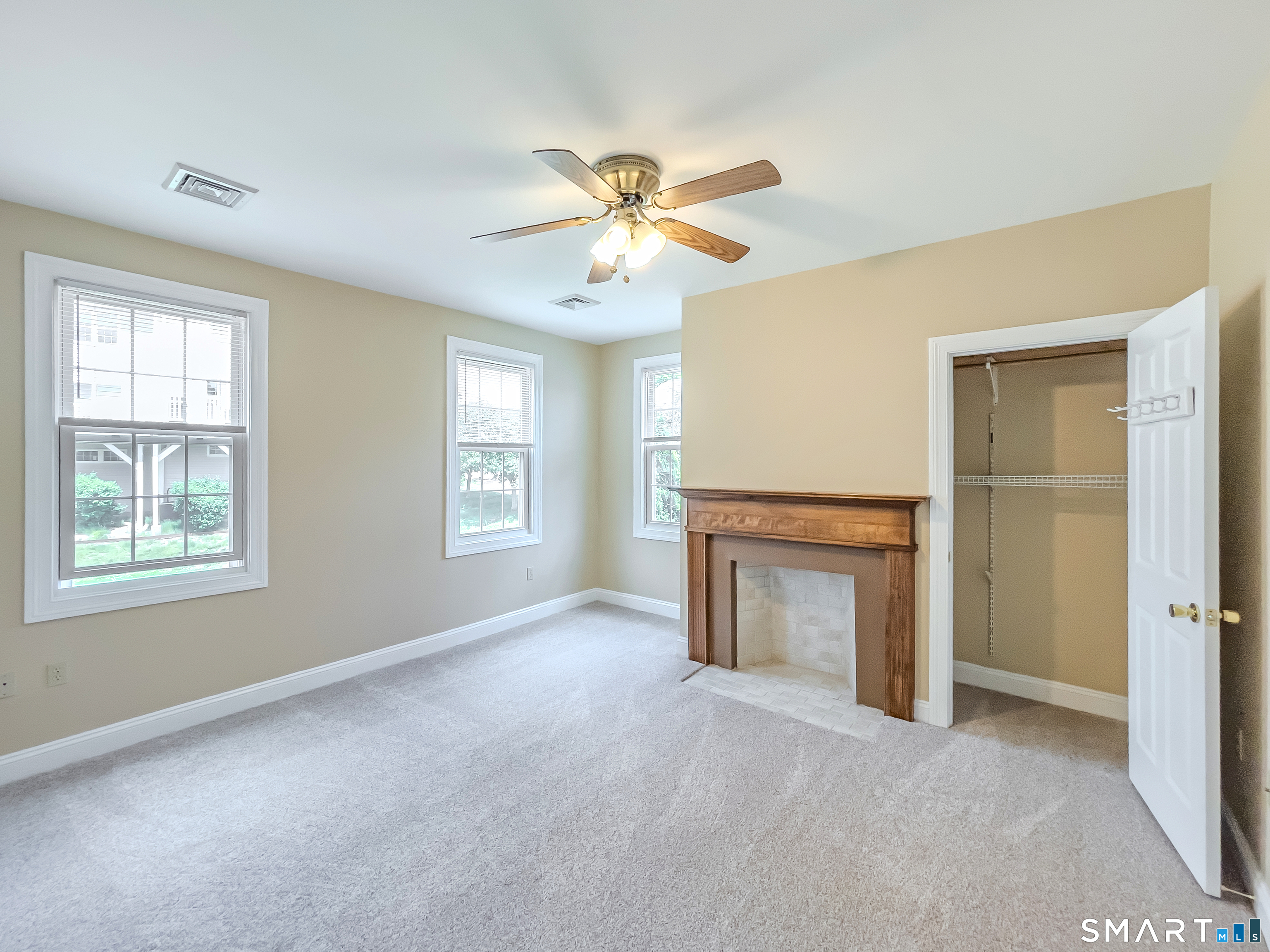 4 Harbor View Lane Norwich CT 06360