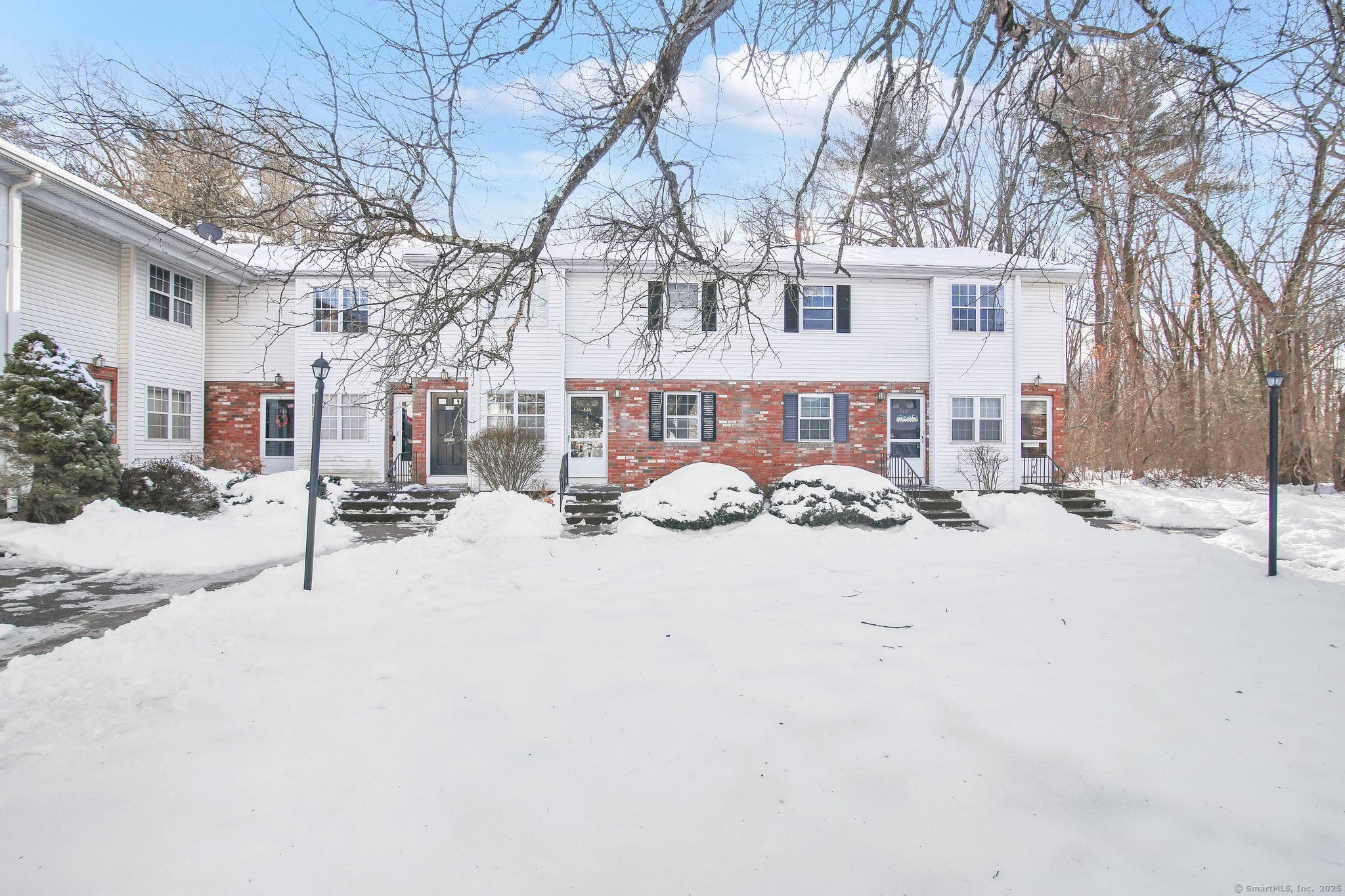 17 Bradley Circle Enfield CT 06082