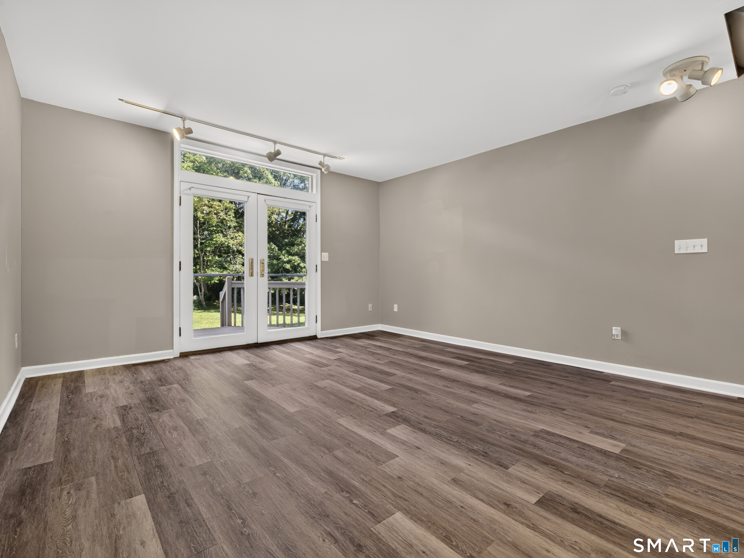 73 Cobblestone Drive Groton CT 06340