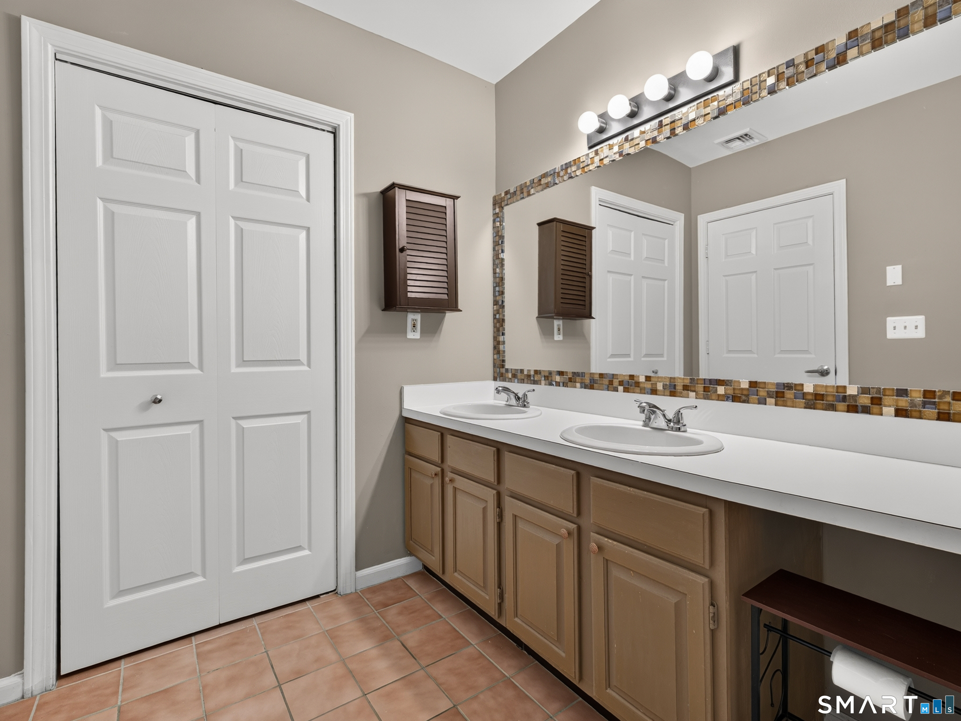 73 Cobblestone Drive Groton CT 06340
