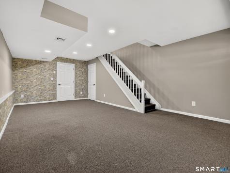 73 Cobblestone Drive Groton CT 06340