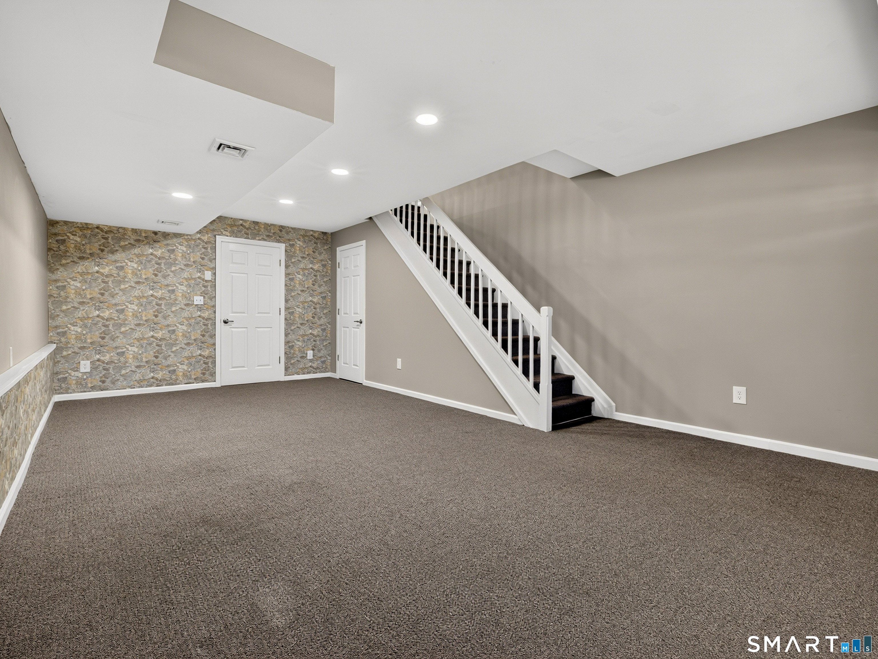 73 Cobblestone Drive Groton CT 06340