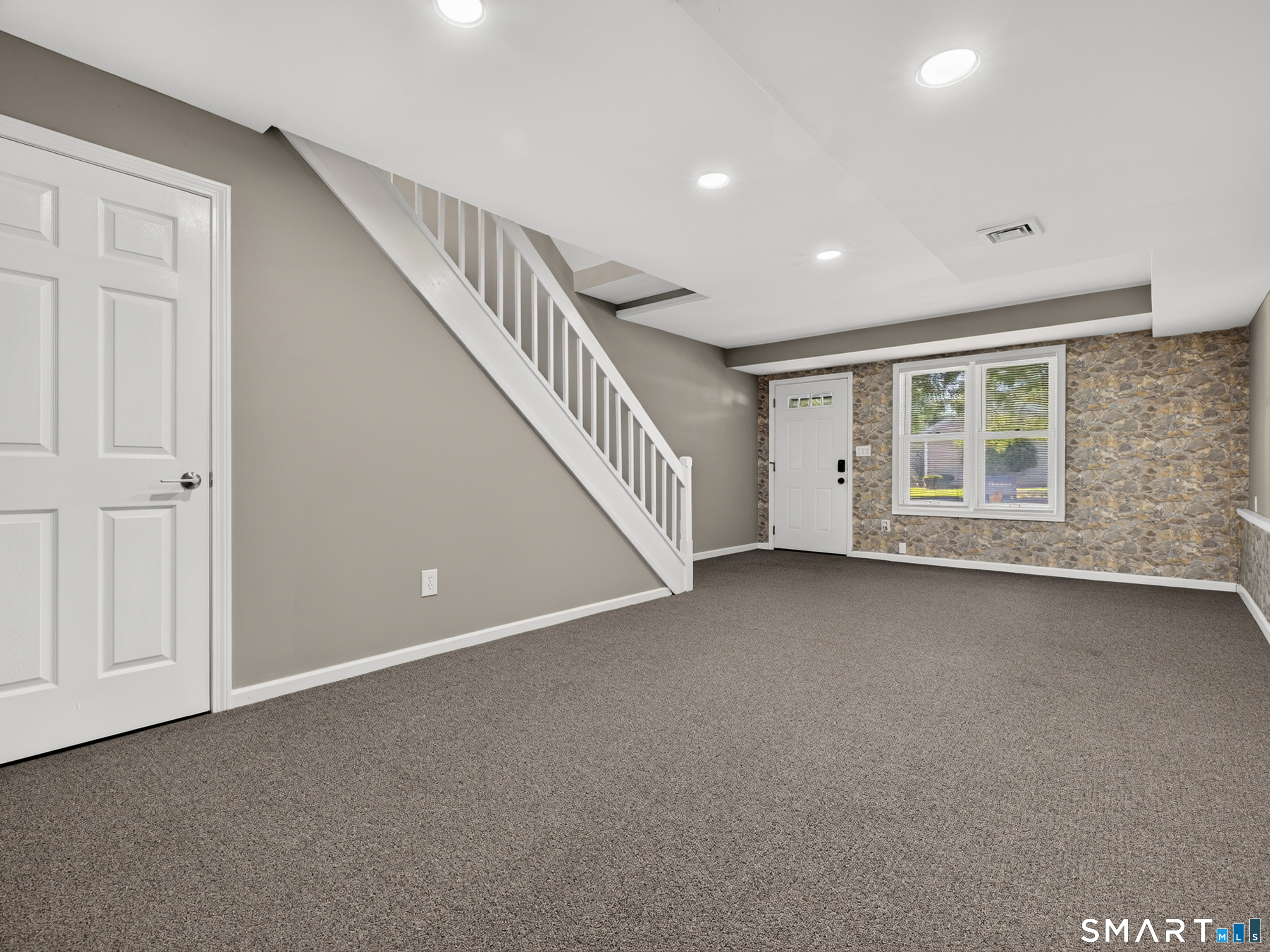 73 Cobblestone Drive Groton CT 06340