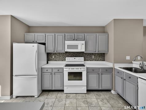 73 Cobblestone Drive Groton CT 06340