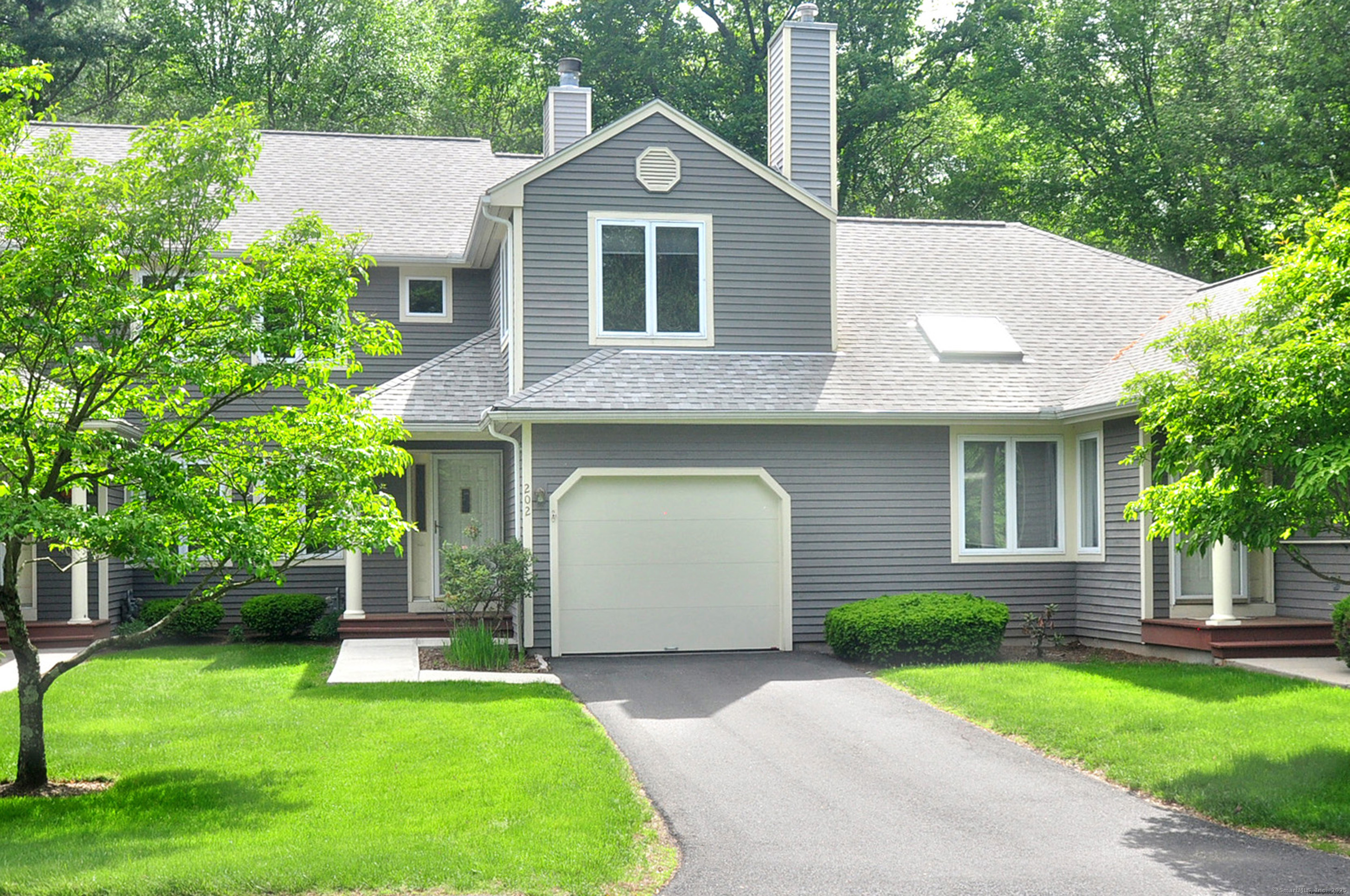 202 Castlewood Drive Bloomfield CT 06002