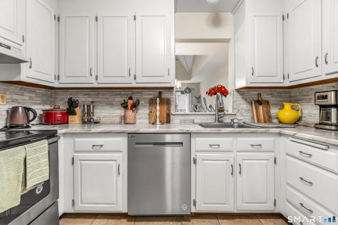 462 Glendale Avenue Bridgeport CT 06606