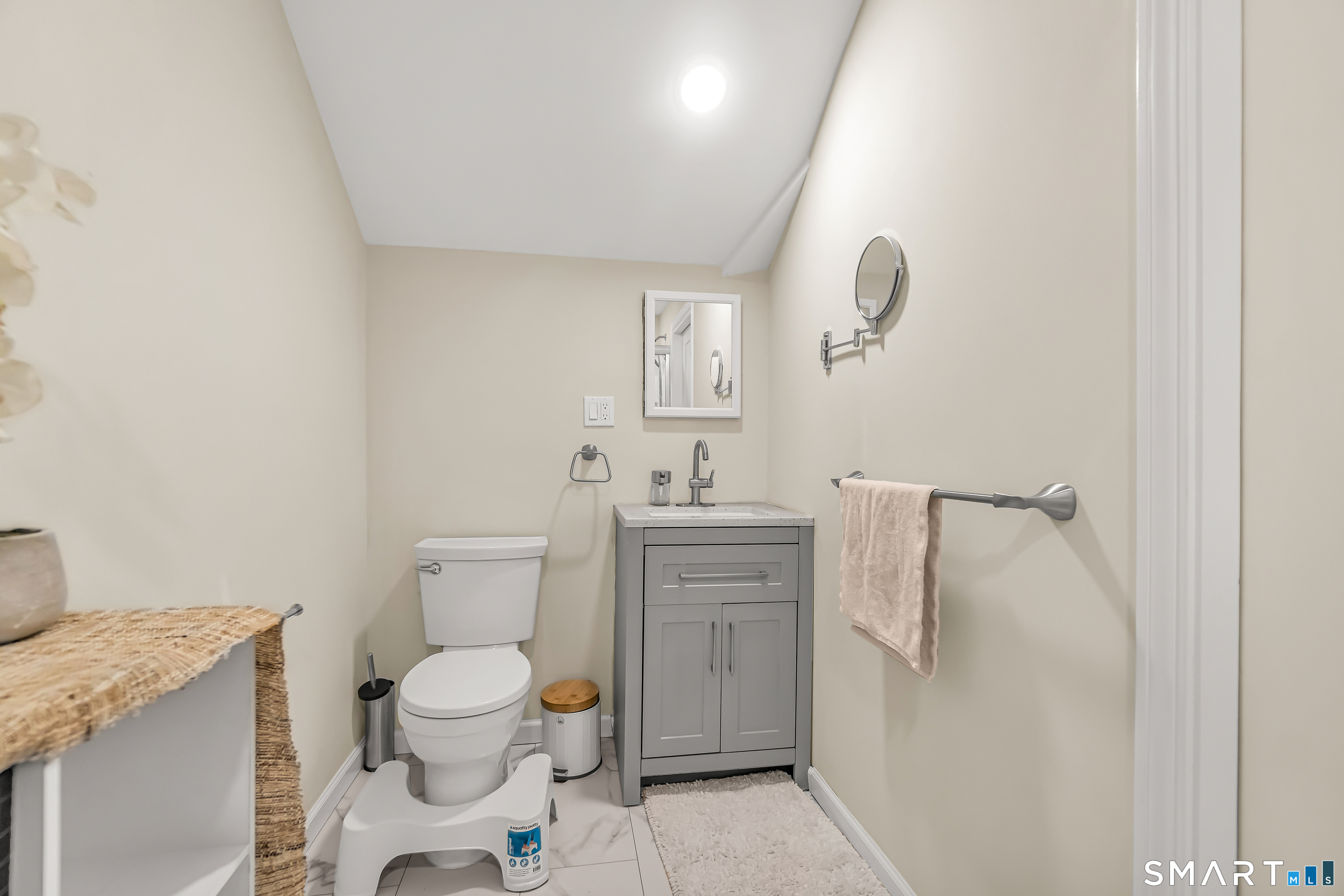 462 Glendale Avenue Bridgeport CT 06606