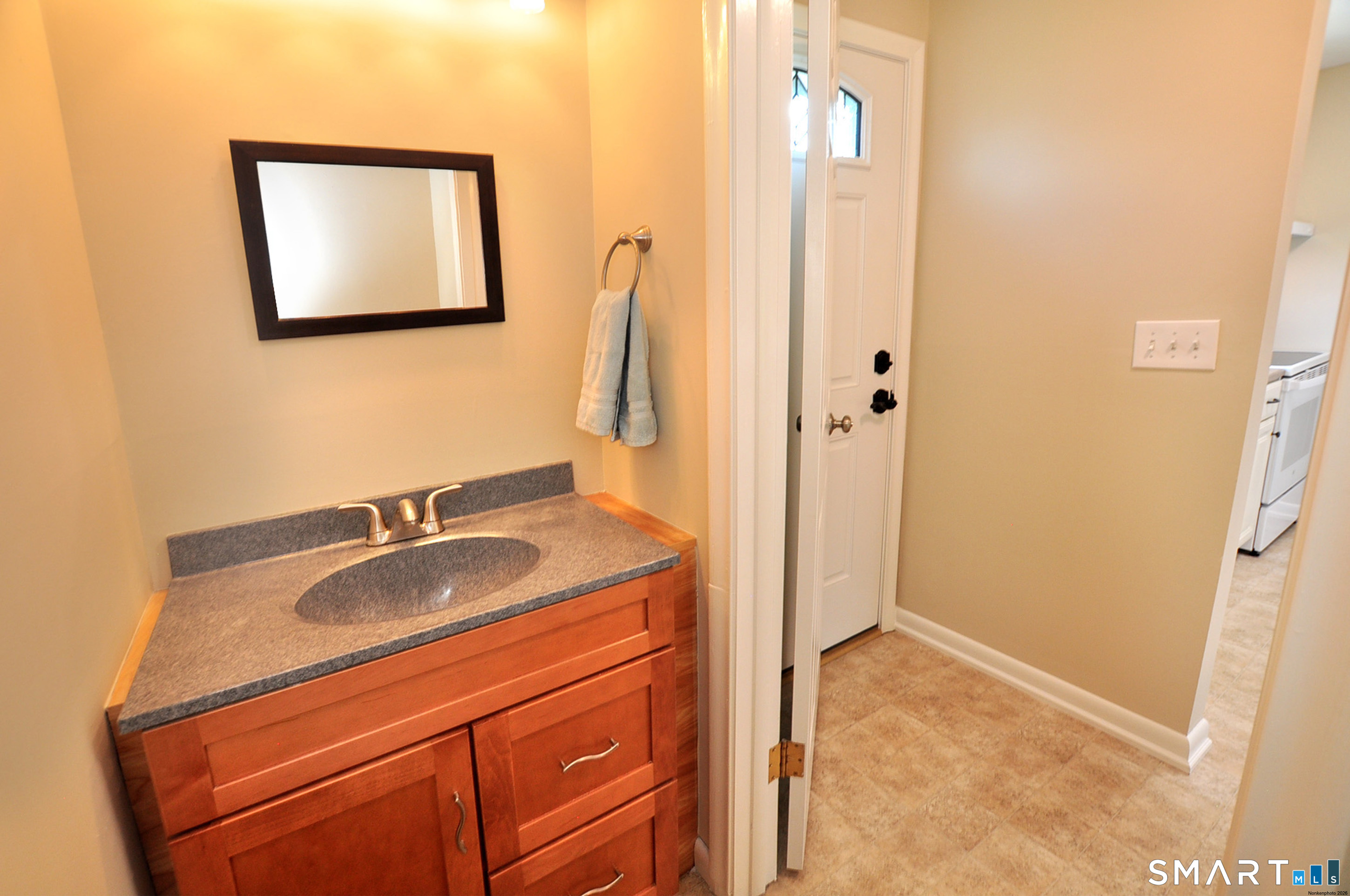 16 Seymour Road East Granby CT 06026