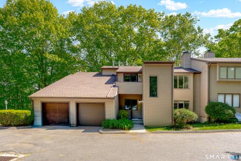 12 Kings Wood Manor Shelton CT 06484