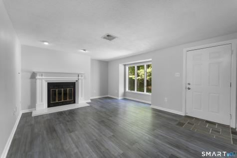 12 Kings Wood Manor Shelton CT 06484