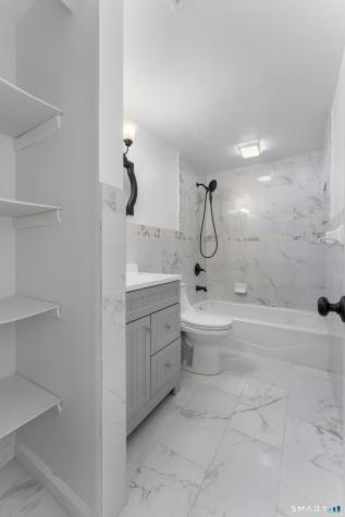 12 Kings Wood Manor Shelton CT 06484