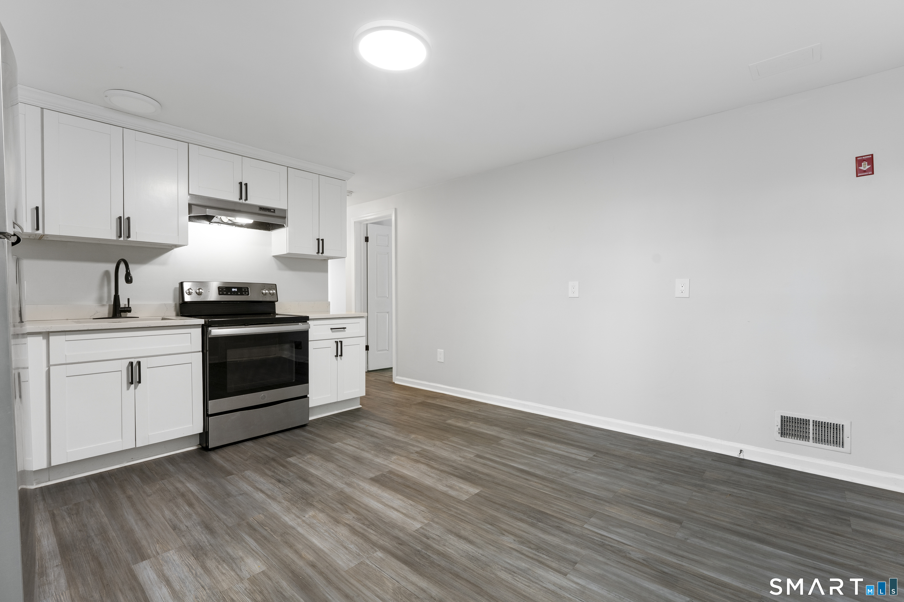 12 Kings Wood Manor Shelton CT 06484