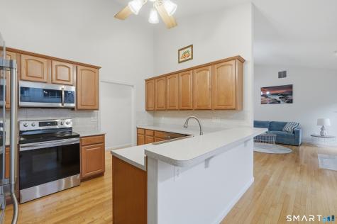 37 Quail Hollow Enfield CT 06082