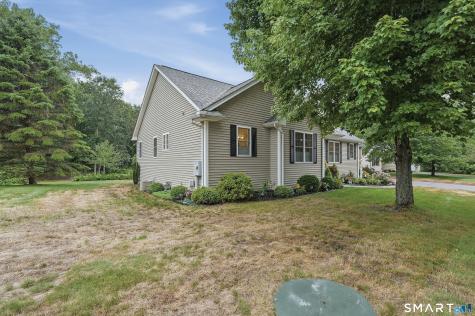 37 Quail Hollow Enfield CT 06082