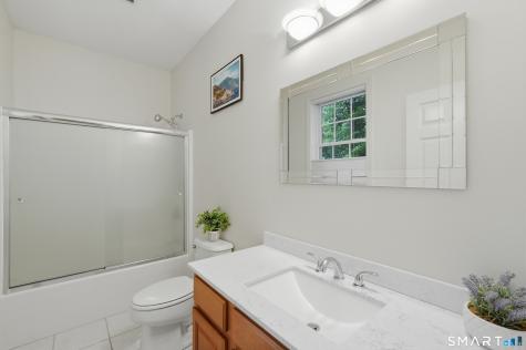 37 Quail Hollow Enfield CT 06082