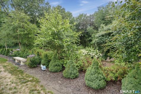 37 Quail Hollow Enfield CT 06082