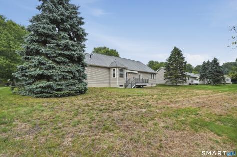 37 Quail Hollow Enfield CT 06082