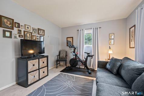 43 Harwich Lane West Hartford CT 06117