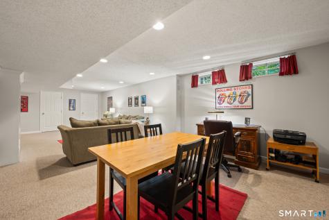 43 Harwich Lane West Hartford CT 06117