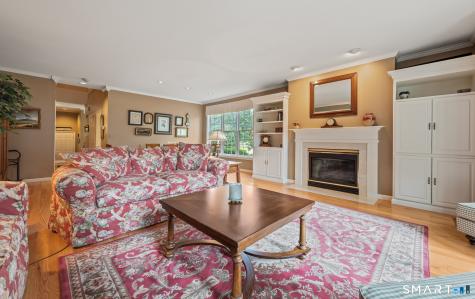 43 Harwich Lane West Hartford CT 06117