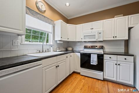 43 Harwich Lane West Hartford CT 06117