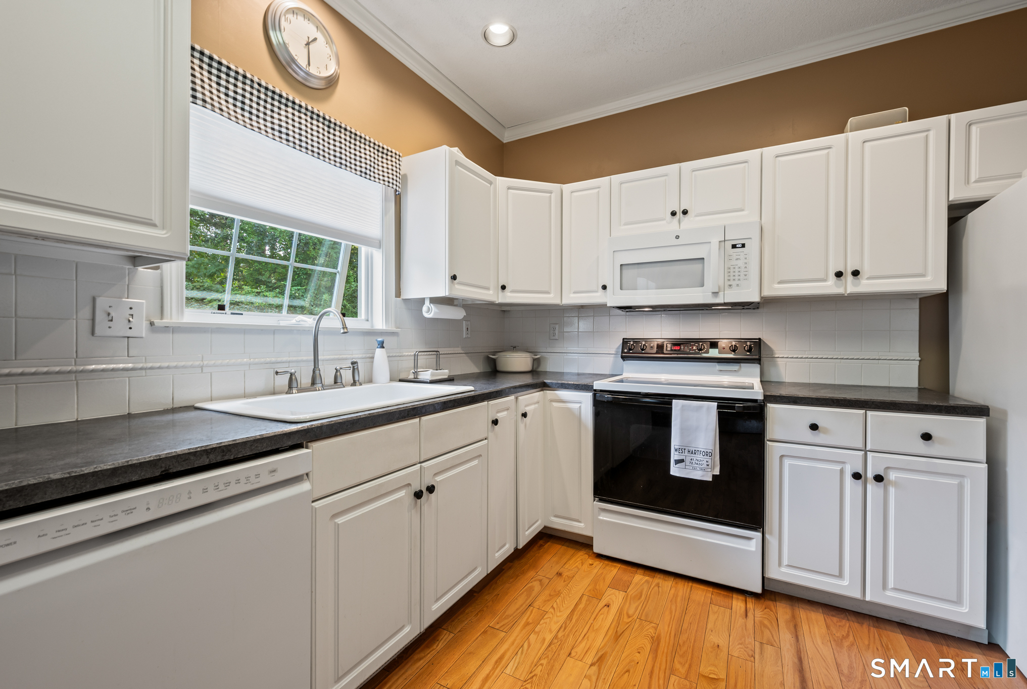 43 Harwich Lane West Hartford CT 06117
