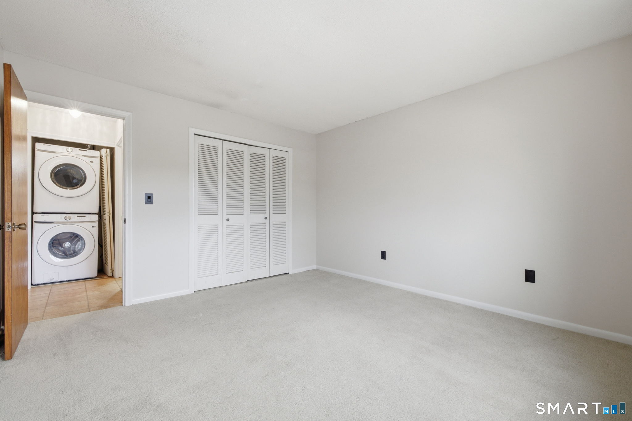 1106 Twin Circle Drive South Windsor CT 06074