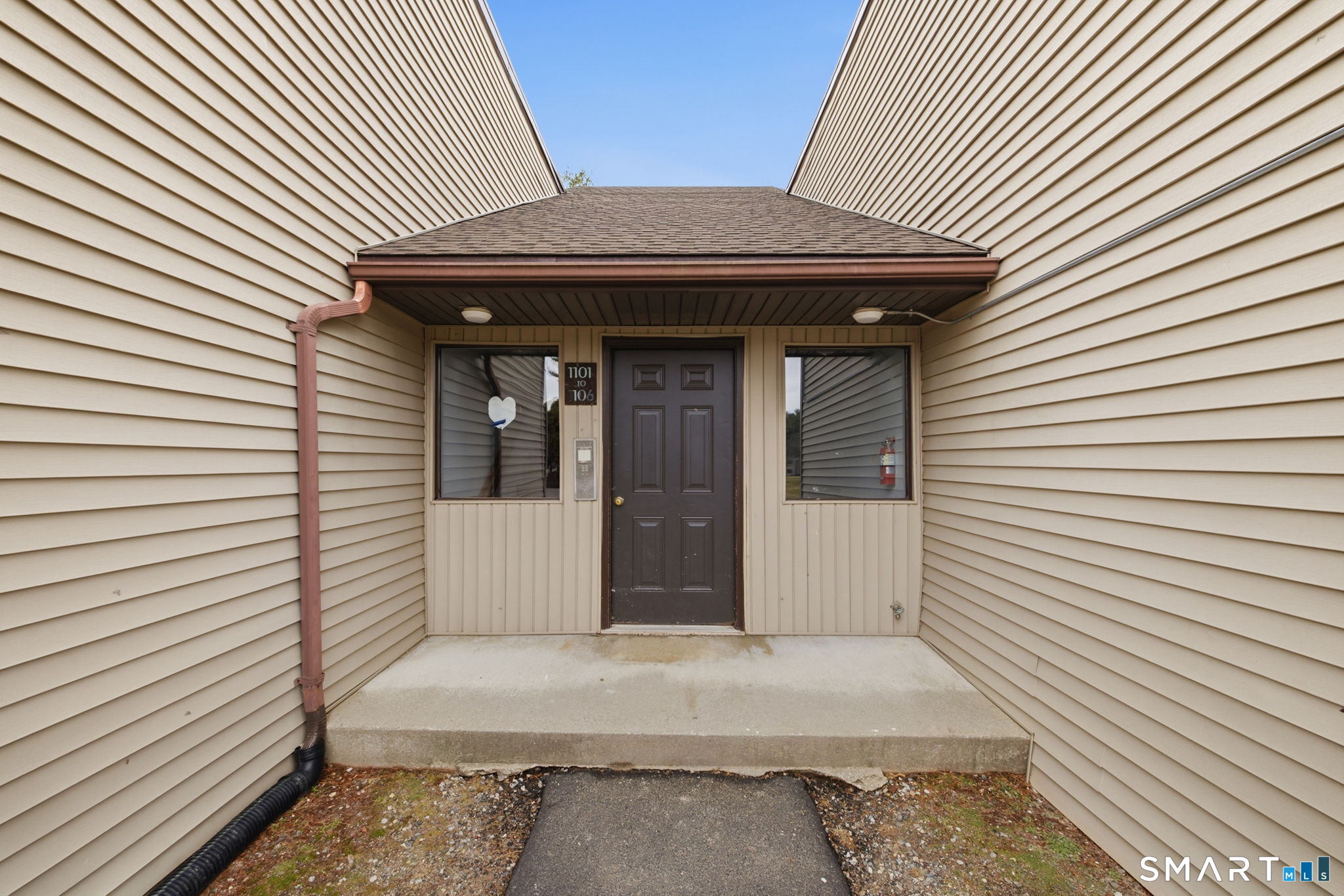1106 Twin Circle Drive South Windsor CT 06074