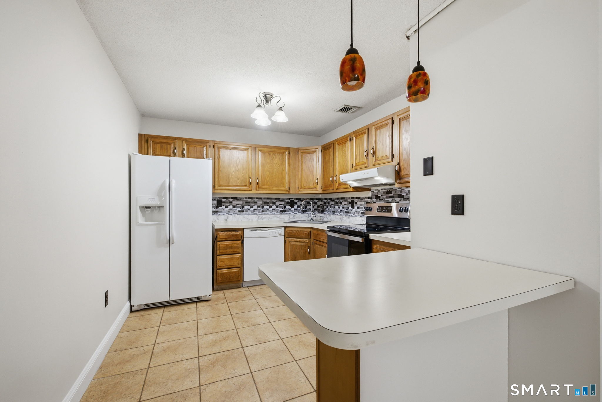 1106 Twin Circle Drive South Windsor CT 06074
