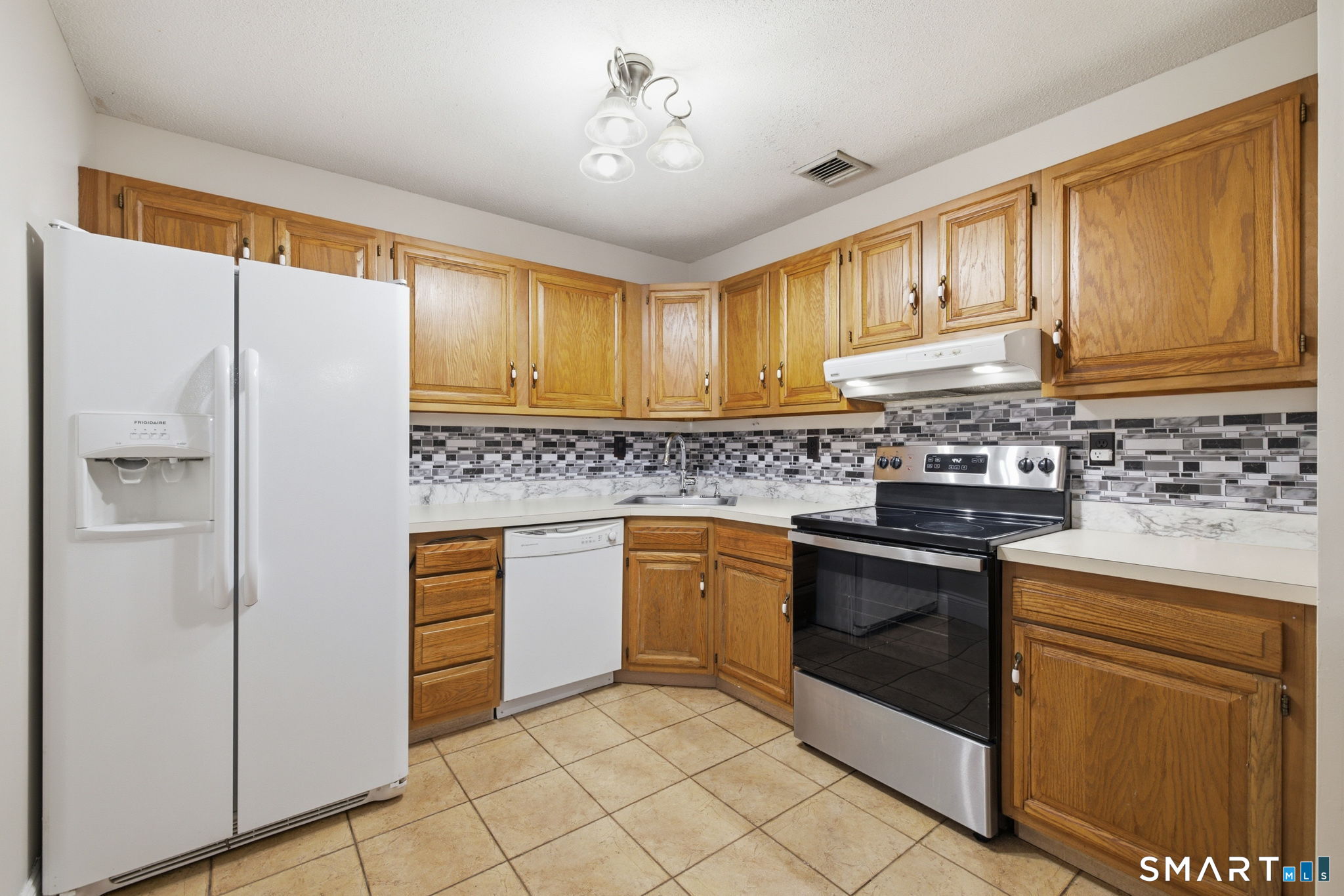 1106 Twin Circle Drive South Windsor CT 06074