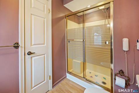 2 Saxon Woods Court Cheshire CT 06410