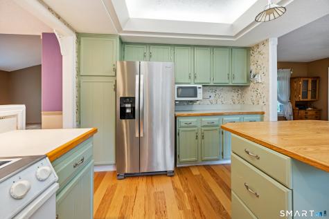 2 Saxon Woods Court Cheshire CT 06410