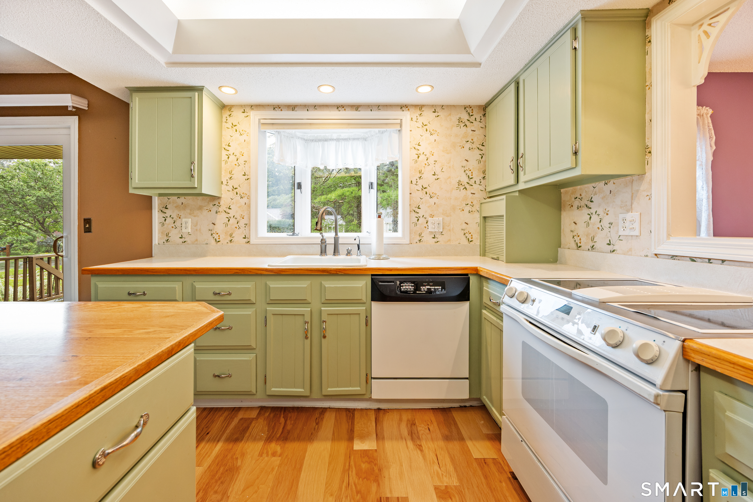 2 Saxon Woods Court Cheshire CT 06410