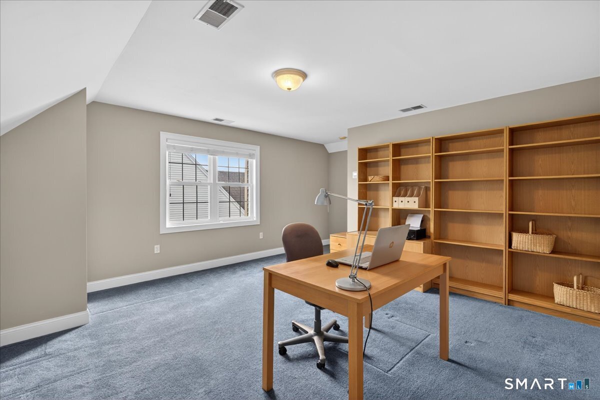 9 Balsam Ridge Circle Wallingford CT 06492