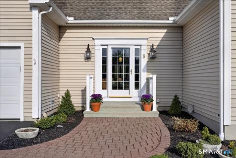 9 Balsam Ridge Circle Wallingford CT 06492