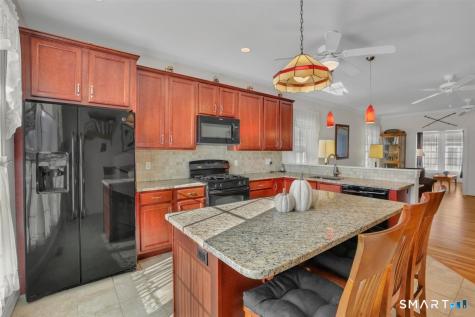 5 Harwood Gardens Cromwell CT 06416