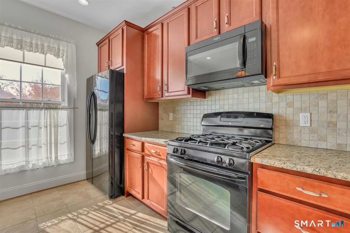 5 Harwood Gardens Cromwell CT 06416